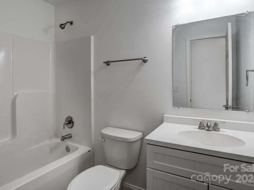 231 Quinn Hill Lane, Mars Hill, NC 28754.  MLS# CAR4167896, YatesRealty ID 21943. 