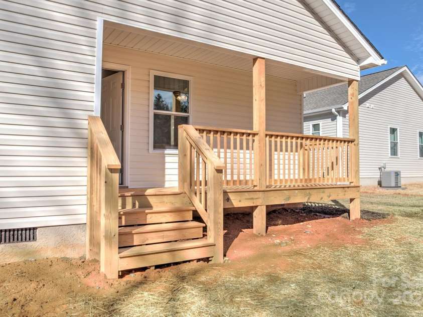 231 Quinn Hill Lane, Mars Hill, NC 28754.  MLS# CAR4167896, YatesRealty ID 21943. 