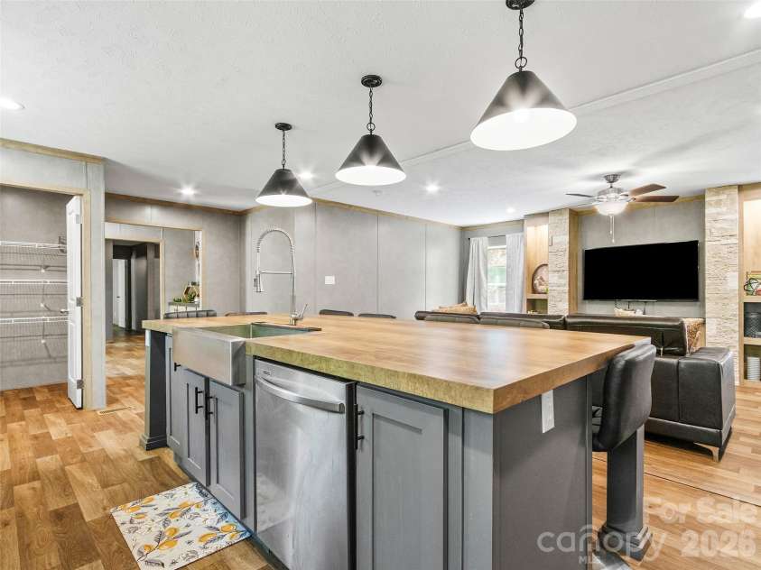 293 Spar Mill Road, Burnsville, NC 28714.  MLS# CAR4377437, YatesRealty ID 21943. 
