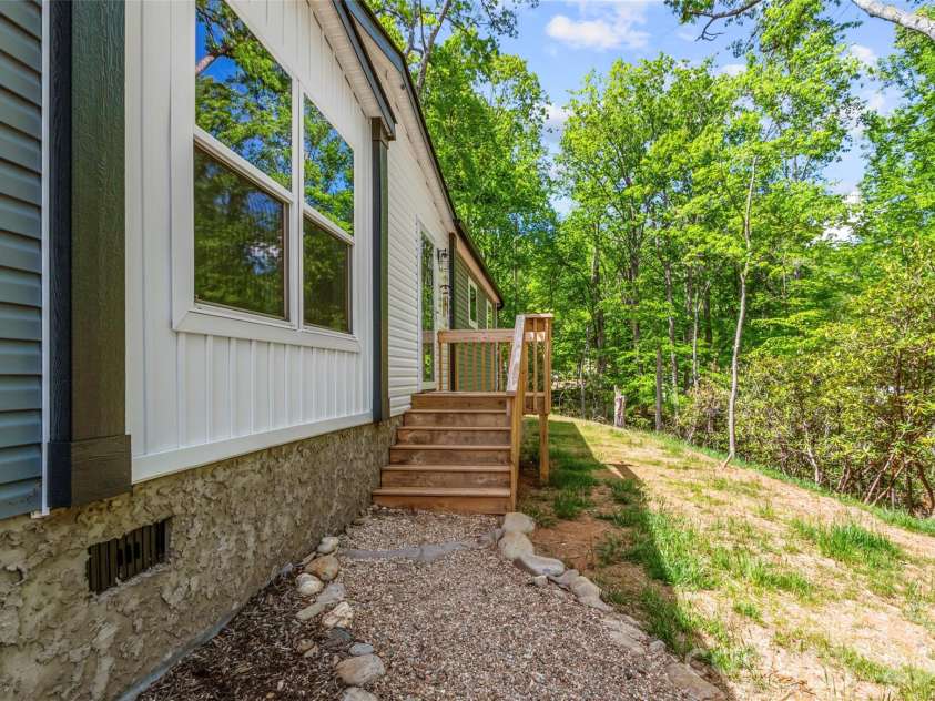 293 Spar Mill Road, Burnsville, NC 28714.  MLS# CAR4377437, YatesRealty ID 21943. 