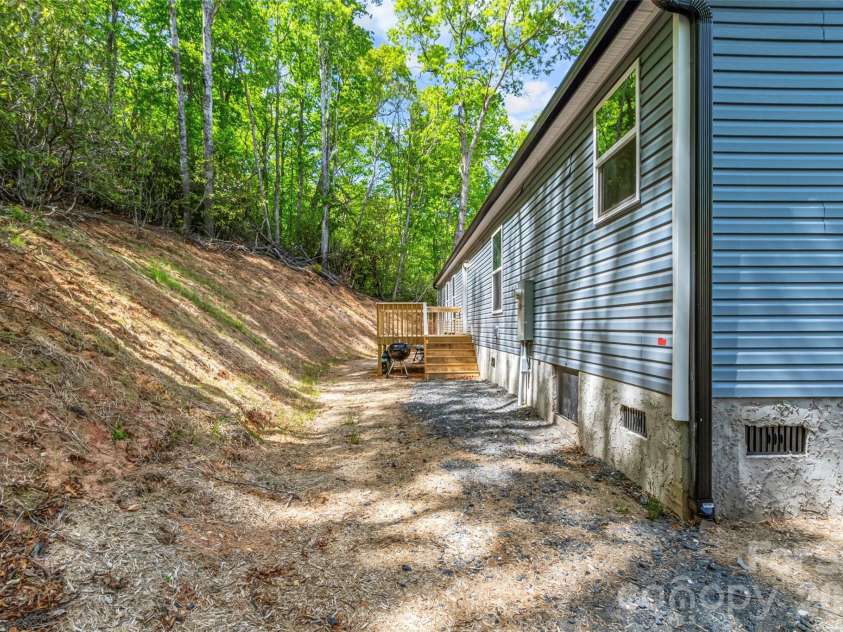 293 Spar Mill Road, Burnsville, NC 28714.  MLS# CAR4377437, YatesRealty ID 21943. 