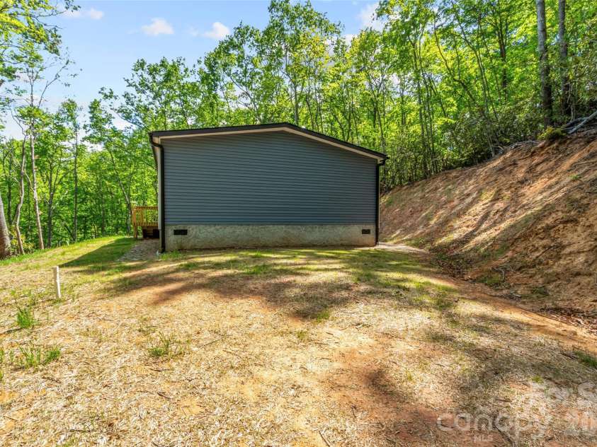 293 Spar Mill Road, Burnsville, NC 28714.  MLS# CAR4377437, YatesRealty ID 21943. 