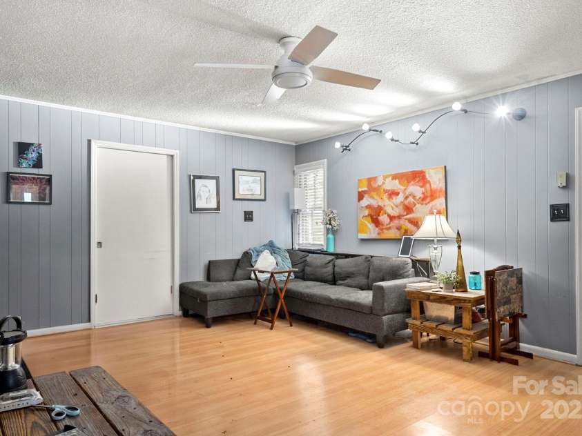 1210 Brookwood Drive, Shelby, NC 28150.  MLS# CAR4229216, YatesRealty ID 21944. 