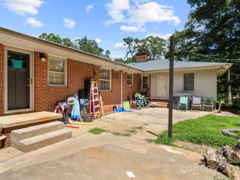 1210 Brookwood Drive, Shelby, NC 28150.  MLS# CAR4229216, YatesRealty ID 21944. Back patio space