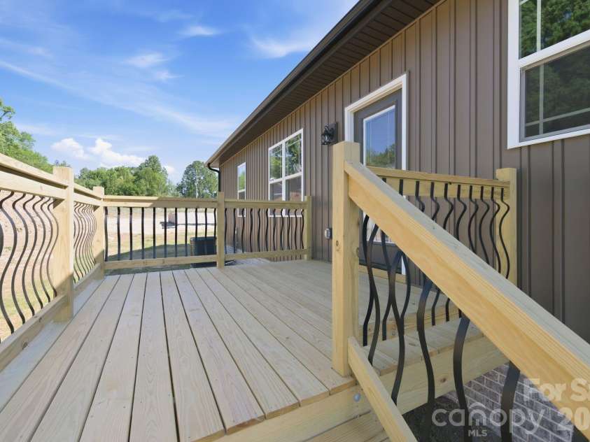 1357 Norman Shoaf Road, Winston Salem, NC 27107.  MLS# CAR4370754, YatesRealty ID 21944. 