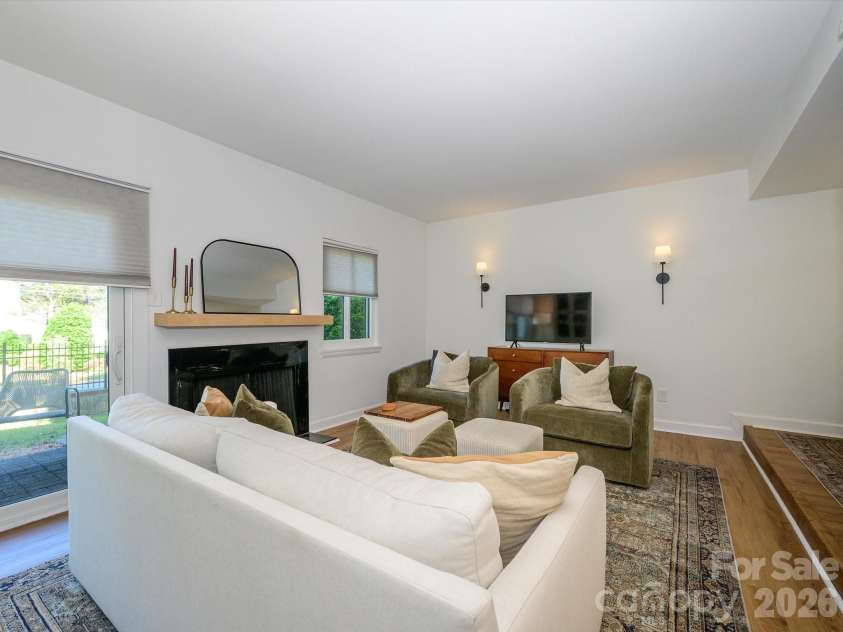 3738 Winding Creek Lane, Charlotte, NC 28226.  MLS# CAR4376809, YatesRealty ID 21947. 