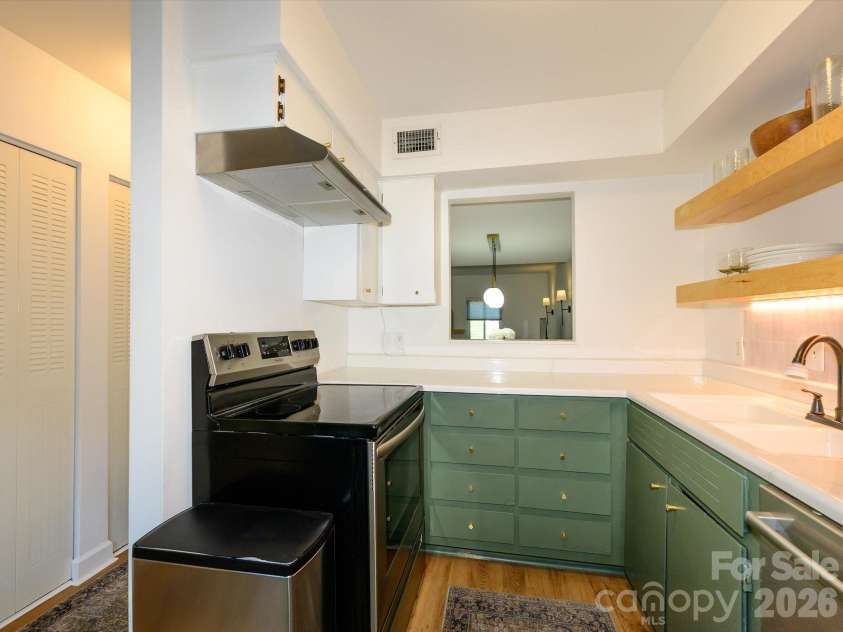 3738 Winding Creek Lane, Charlotte, NC 28226.  MLS# CAR4376809, YatesRealty ID 21947. 