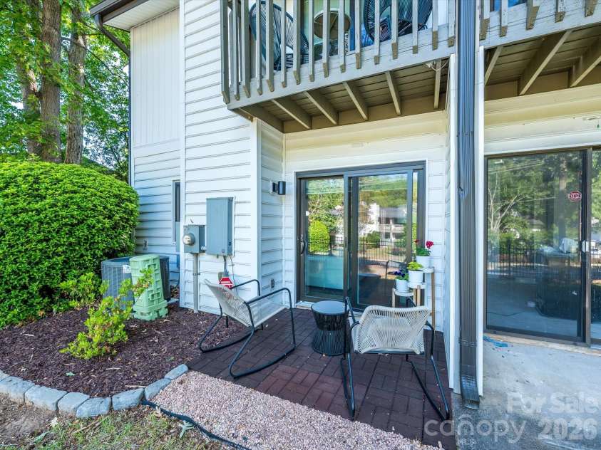 3738 Winding Creek Lane, Charlotte, NC 28226.  MLS# CAR4376809, YatesRealty ID 21947. 