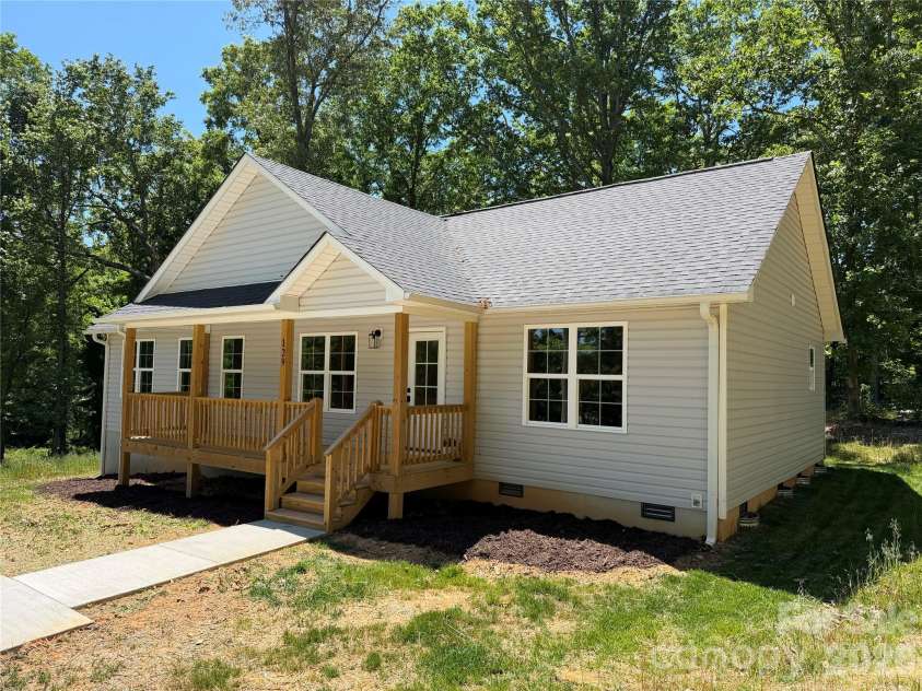129 Jessicas Way, Lexington, NC 27292.  MLS# CAR4380803, YatesRealty ID 21948. 