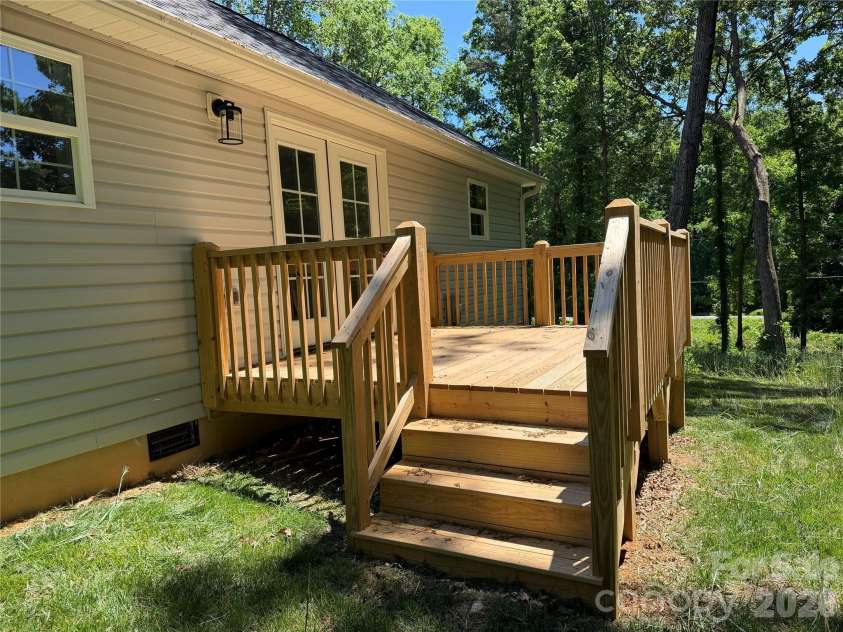 129 Jessicas Way, Lexington, NC 27292.  MLS# CAR4380803, YatesRealty ID 21948. 