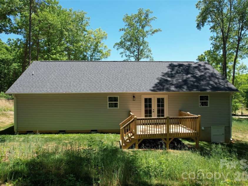 129 Jessicas Way, Lexington, NC 27292.  MLS# CAR4380803, YatesRealty ID 21948. 