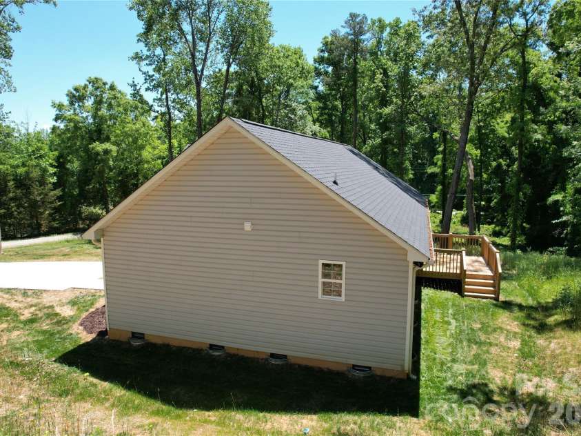 129 Jessicas Way, Lexington, NC 27292.  MLS# CAR4380803, YatesRealty ID 21948. 