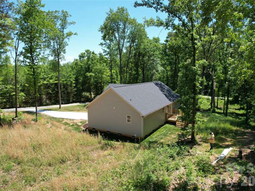 129 Jessicas Way, Lexington, NC 27292.  MLS# CAR4380803, YatesRealty ID 21948. 