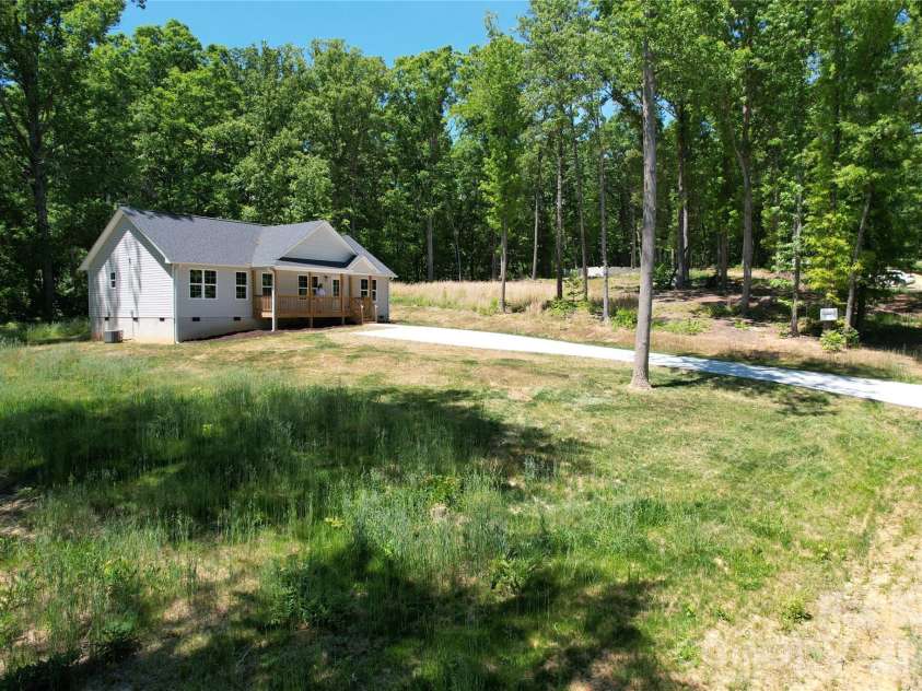 129 Jessicas Way, Lexington, NC 27292.  MLS# CAR4380803, YatesRealty ID 21948. 