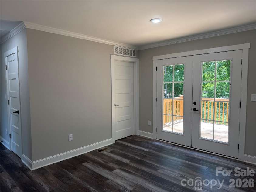 129 Jessicas Way, Lexington, NC 27292.  MLS# CAR4380803, YatesRealty ID 21948. Dining Area