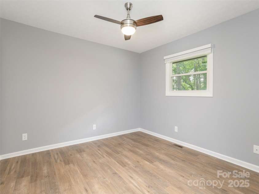 2771 Old Clear Creek Road, Hendersonville, NC 28792.  MLS# CAR4274414, YatesRealty ID 21949. 