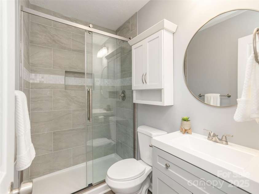 2771 Old Clear Creek Road, Hendersonville, NC 28792.  MLS# CAR4274414, YatesRealty ID 21949. 