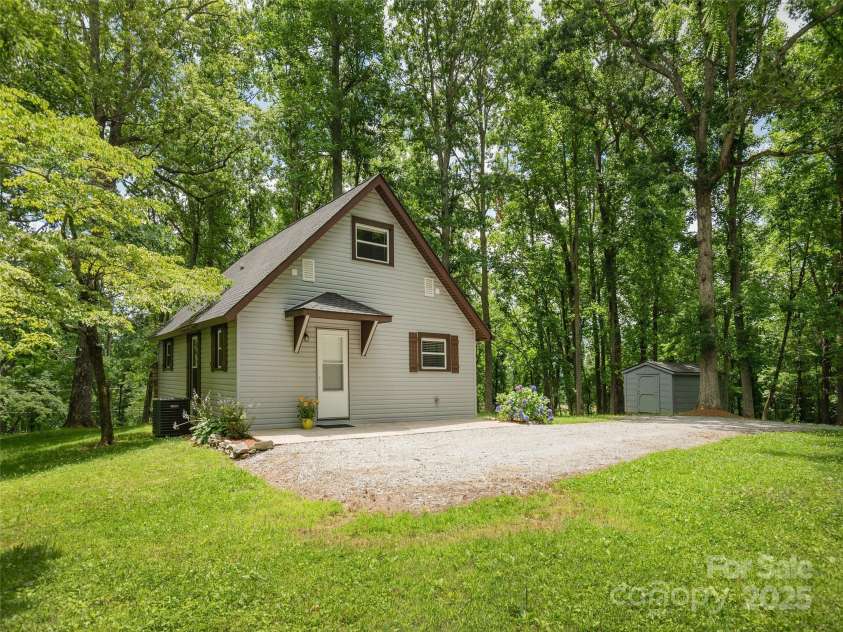 2771 Old Clear Creek Road, Hendersonville, NC 28792.  MLS# CAR4274414, YatesRealty ID 21949. 