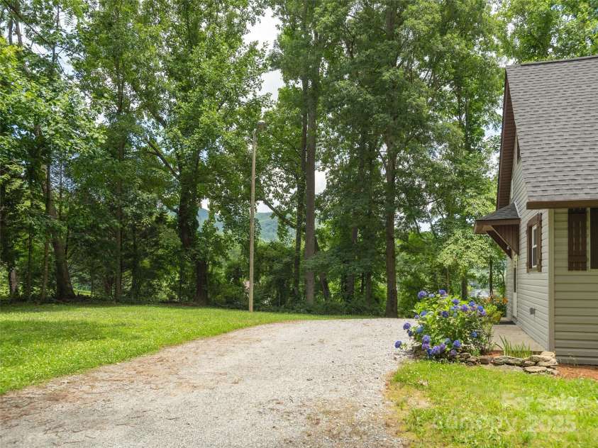 2771 Old Clear Creek Road, Hendersonville, NC 28792.  MLS# CAR4274414, YatesRealty ID 21949. 