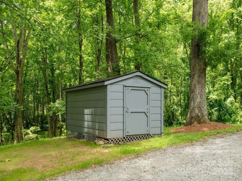 2771 Old Clear Creek Road, Hendersonville, NC 28792.  MLS# CAR4274414, YatesRealty ID 21949. 