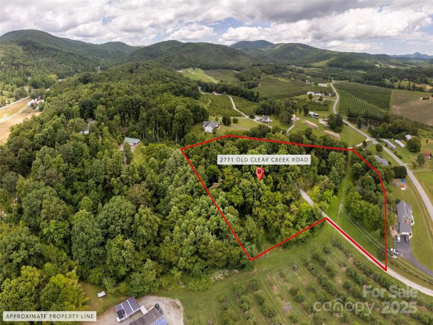 2771 Old Clear Creek Road, Hendersonville, NC 28792.  MLS# CAR4274414, YatesRealty ID 21949. 