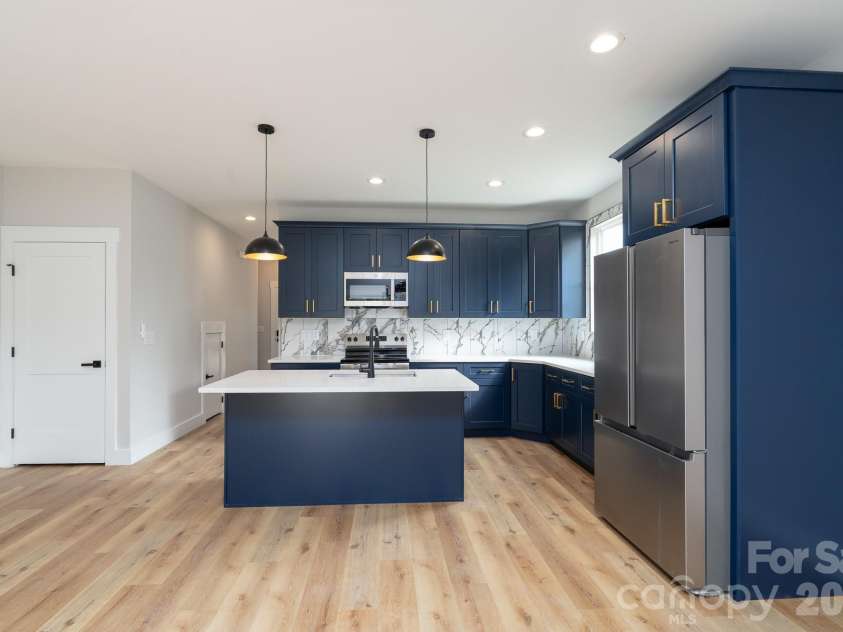 912 B Rhode Island Avenue, Kannapolis, NC 28083.  MLS# CAR4362439, YatesRealty ID 21949. 