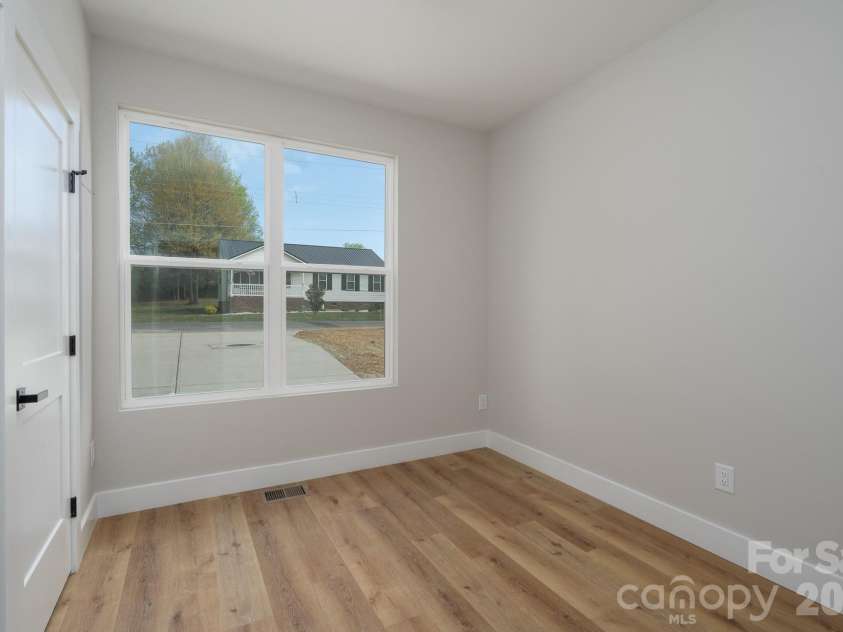 912 B Rhode Island Avenue, Kannapolis, NC 28083.  MLS# CAR4362439, YatesRealty ID 21949. 