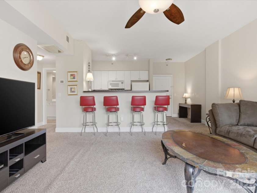 1315 East Boulevard, Charlotte, NC 28203.  MLS# CAR4362049, YatesRealty ID 2195. 