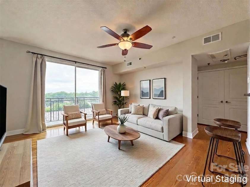 1315 East Boulevard, Charlotte, NC 28203.  MLS# CAR4387857, YatesRealty ID 2195. Top floor condo with balcony and additional space for an office