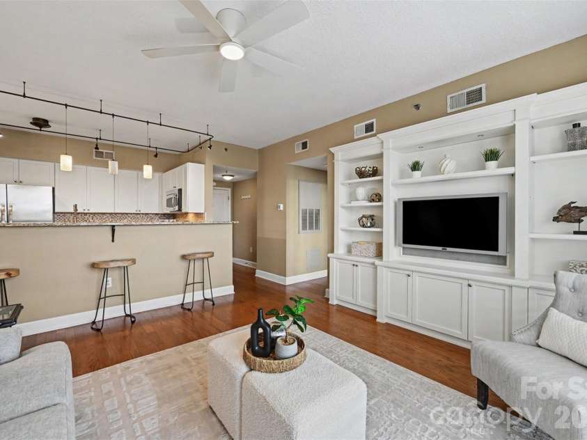 1315 East Boulevard, Charlotte, NC 28203.  MLS# CAR4397201, YatesRealty ID 2195. 