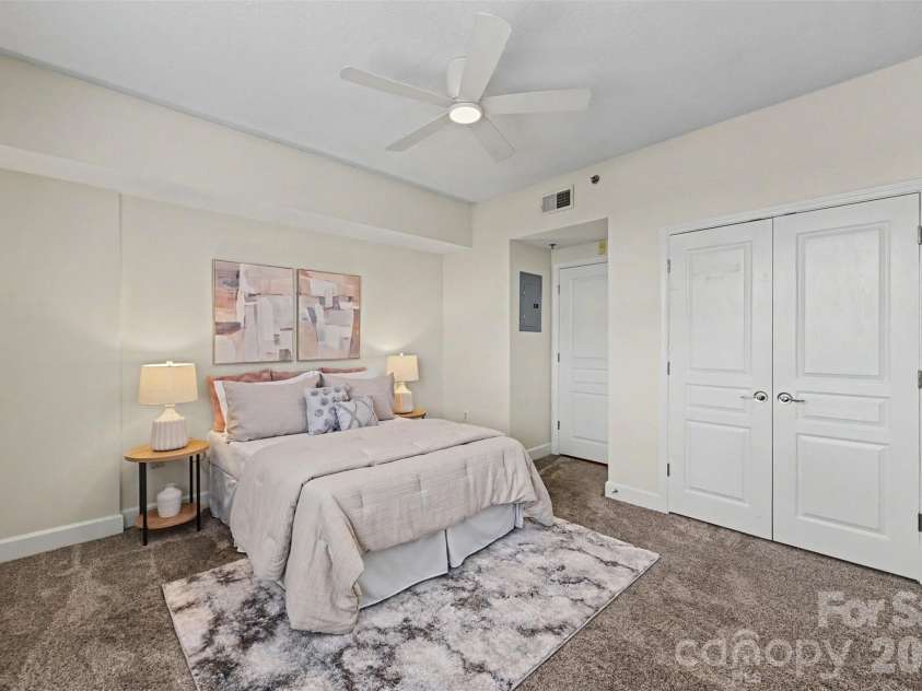 1315 East Boulevard, Charlotte, NC 28203.  MLS# CAR4397201, YatesRealty ID 2195. 
