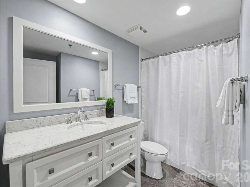 1315 East Boulevard, Charlotte, NC 28203.  MLS# CAR4397201, YatesRealty ID 2195. 