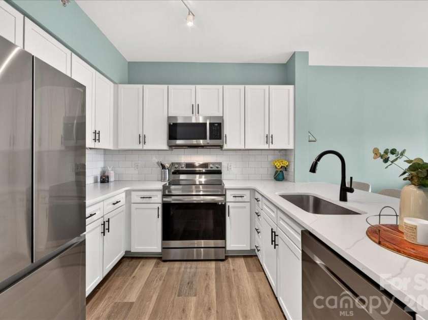 1315 East Boulevard, Charlotte, NC 28203.  MLS# CAR4409224, YatesRealty ID 2195. 