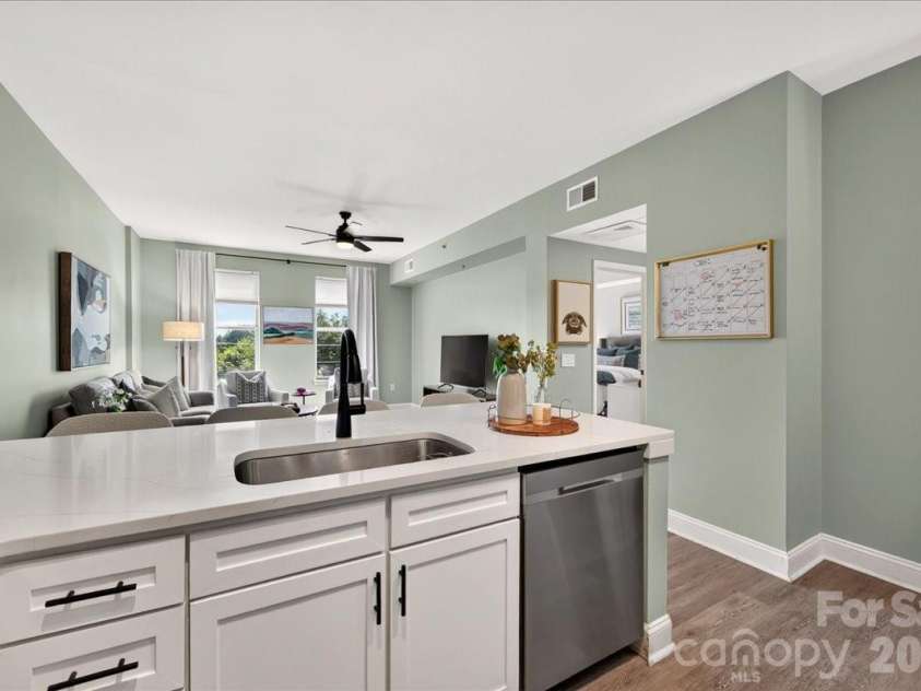 1315 East Boulevard, Charlotte, NC 28203.  MLS# CAR4409224, YatesRealty ID 2195. 