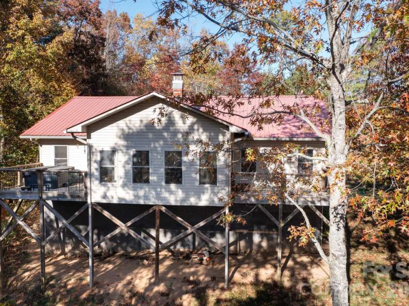 22 Faholoa Ridge Road, Black Mountain, NC 28711.  MLS# CAR4316840, YatesRealty ID 2195. 
