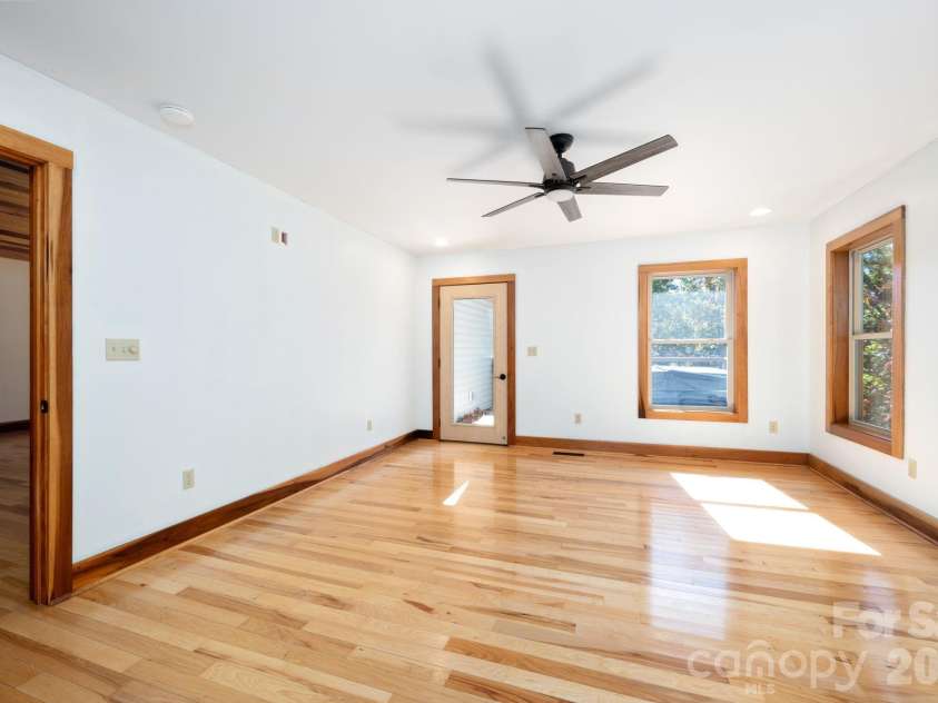 22 Faholoa Ridge Road, Black Mountain, NC 28711.  MLS# CAR4316840, YatesRealty ID 2195. 