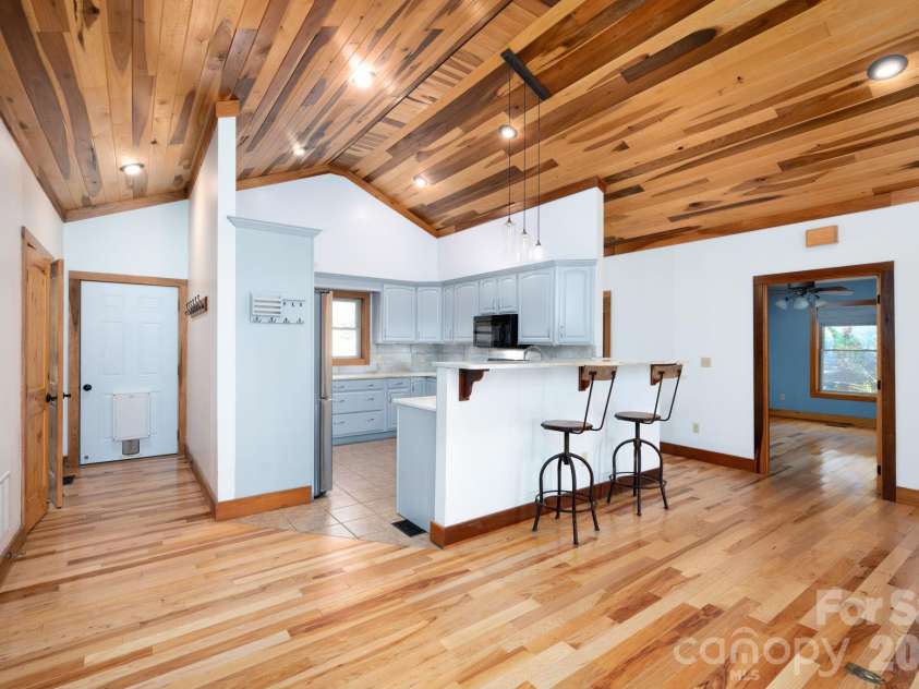 22 Faholoa Ridge Road, Black Mountain, NC 28711.  MLS# CAR4316840, YatesRealty ID 2195. 