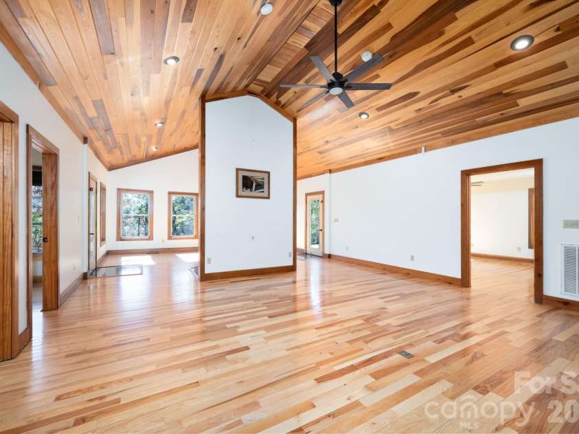 22 Faholoa Ridge Road, Black Mountain, NC 28711.  MLS# CAR4316840, YatesRealty ID 2195. 