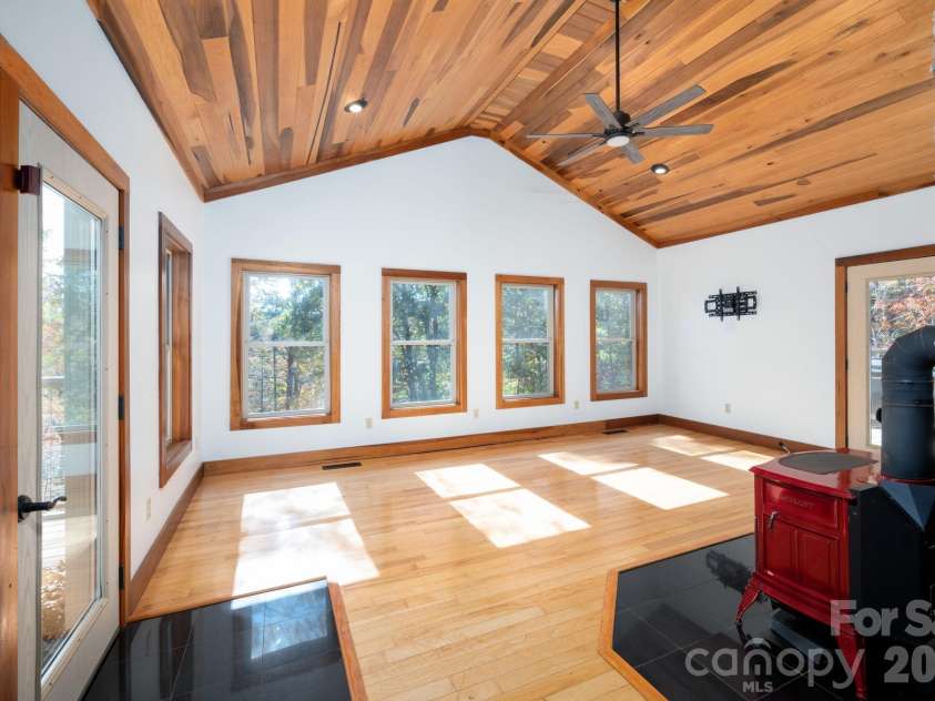 22 Faholoa Ridge Road, Black Mountain, NC 28711.  MLS# CAR4316840, YatesRealty ID 2195. 