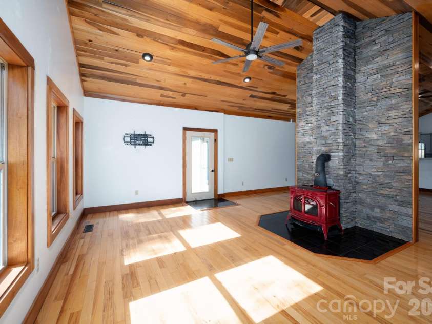 22 Faholoa Ridge Road, Black Mountain, NC 28711.  MLS# CAR4316840, YatesRealty ID 2195. 