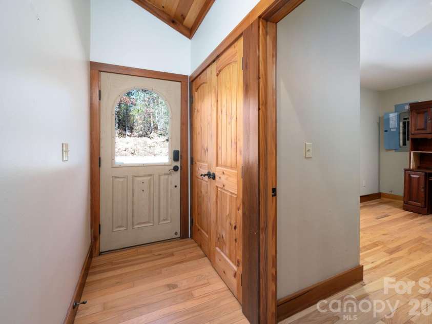 22 Faholoa Ridge Road, Black Mountain, NC 28711.  MLS# CAR4316840, YatesRealty ID 2195. 