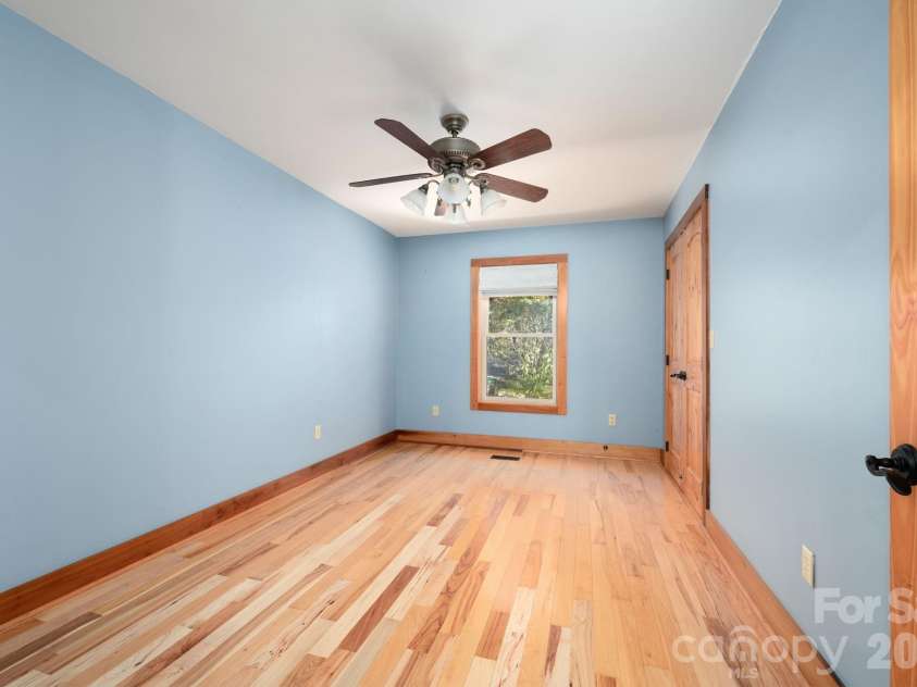 22 Faholoa Ridge Road, Black Mountain, NC 28711.  MLS# CAR4316840, YatesRealty ID 2195. 