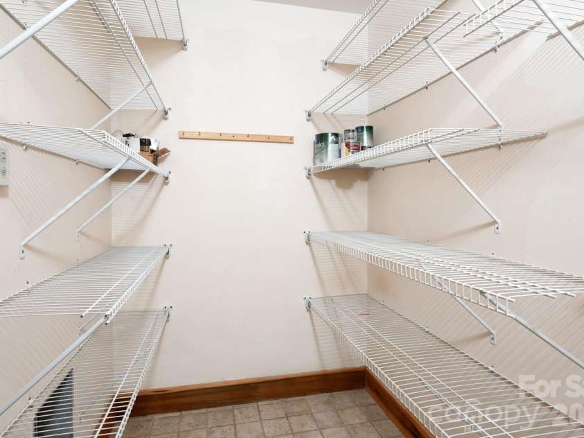 22 Faholoa Ridge Road, Black Mountain, NC 28711.  MLS# CAR4316840, YatesRealty ID 2195. 