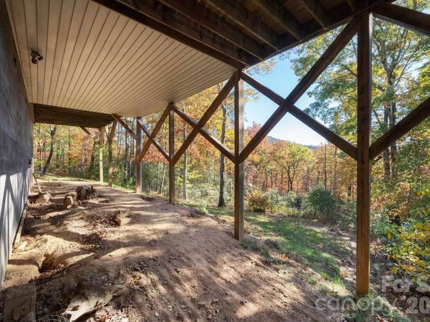 22 Faholoa Ridge Road, Black Mountain, NC 28711.  MLS# CAR4316840, YatesRealty ID 2195. 