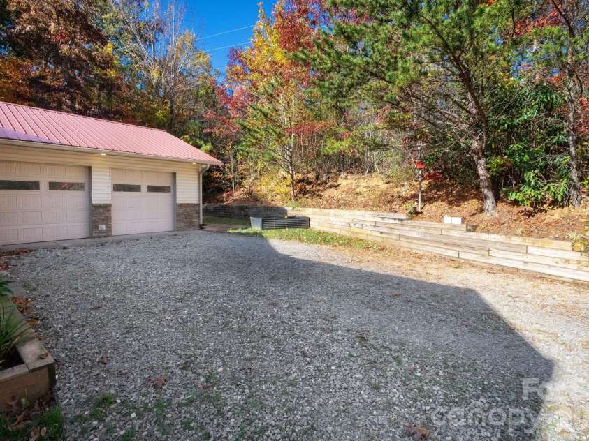 22 Faholoa Ridge Road, Black Mountain, NC 28711.  MLS# CAR4316840, YatesRealty ID 2195. 