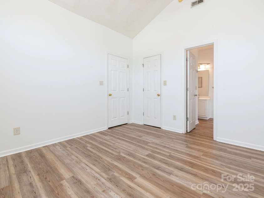 6212 Derryfield Drive, Charlotte, NC 28213.  MLS# CAR4252797, YatesRealty ID 21950. Primary Bedroom