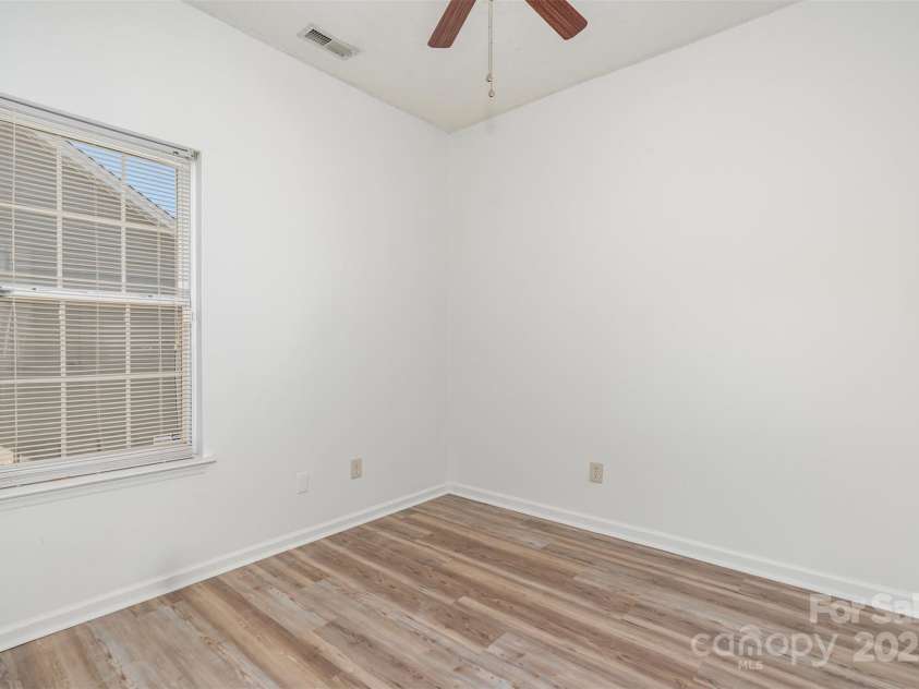 6212 Derryfield Drive, Charlotte, NC 28213.  MLS# CAR4316143, YatesRealty ID 21950. 