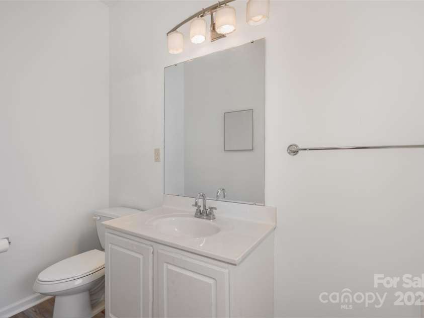 6212 Derryfield Drive, Charlotte, NC 28213.  MLS# CAR4316143, YatesRealty ID 21950. 