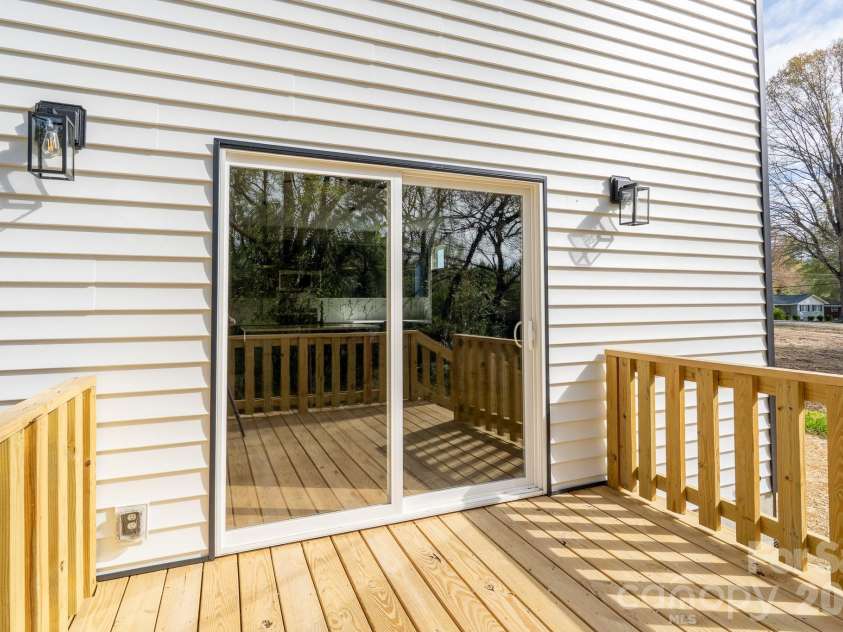 912 A Rhode Island Avenue, Kannapolis, NC 28083.  MLS# CAR4361480, YatesRealty ID 21950. 