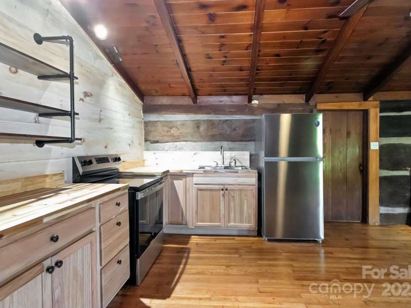 2967 Roby Martin Road, Lenoir, NC 28645.  MLS# CAR4274804, YatesRealty ID 21951. 